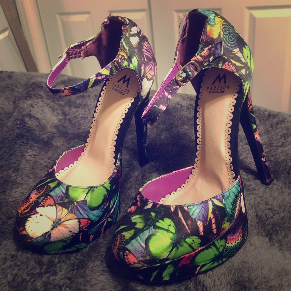 Madison by Shoedazzle Butterfly Pumps